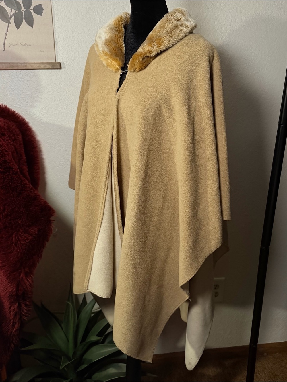 Vintage Tan Faux Fur Collar Cape Sweater